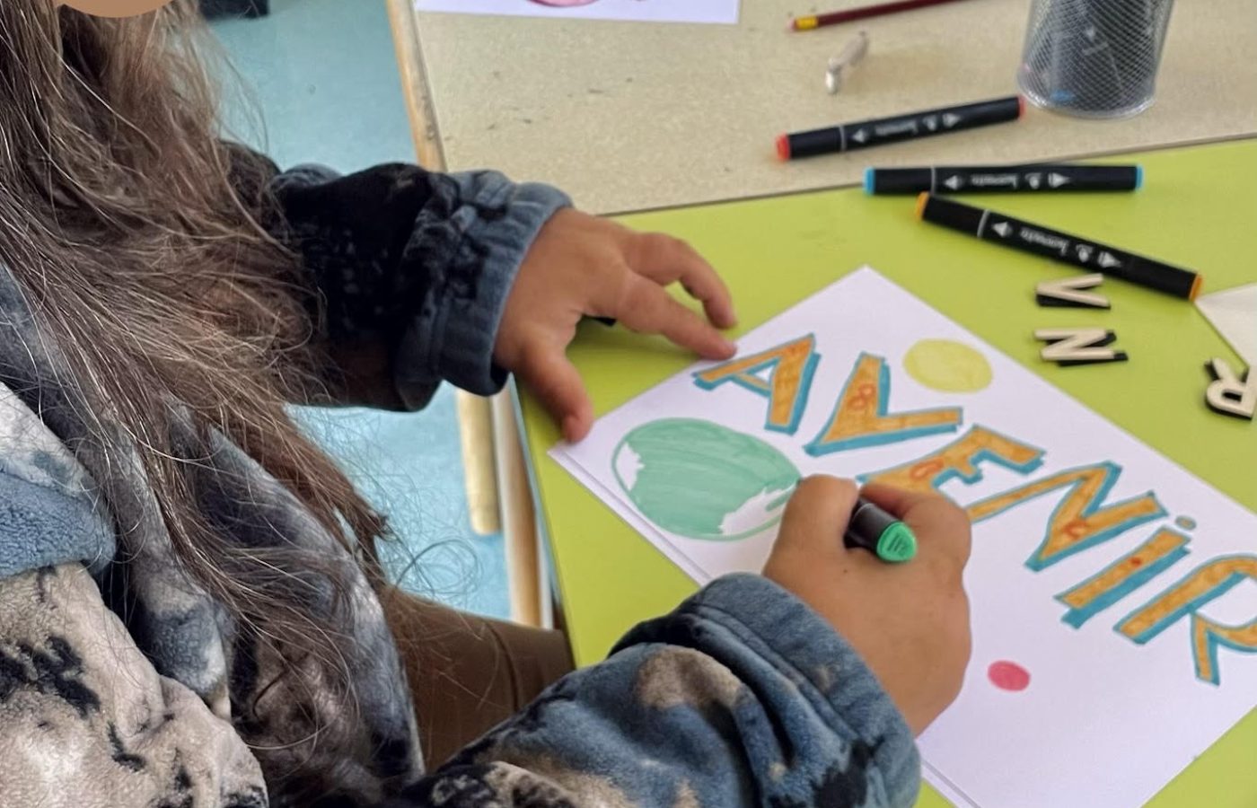Patiente participant à un atelier d’initiation au graffiti à la Clinique des Gravières à Lormont