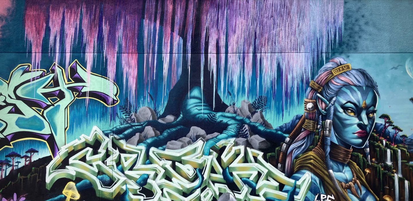 Arbre Aywa inspiré d’Avatar avec racines et lumière réalisé par Aigris